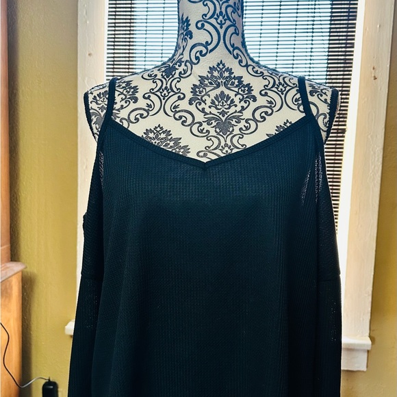 SHEIN womens black off the shoulder top. - Picture 2 of 5